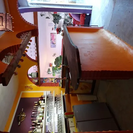 拉马森德瓦乐特酒店 招待所